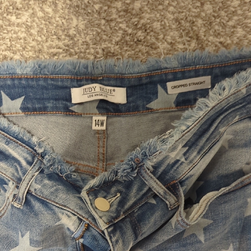 Judy Blue Starry Light Blue Cropped Jeans - Picture 2 of 3